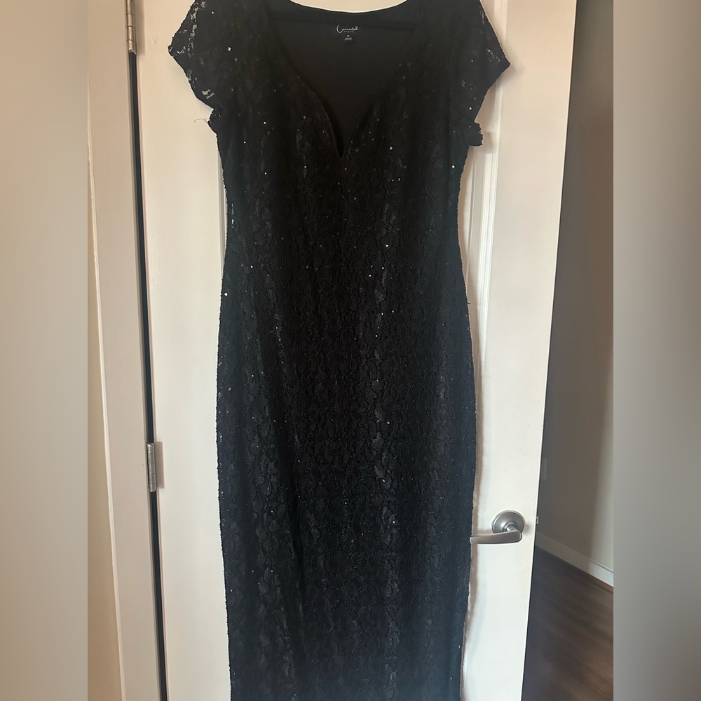 Chic Black Lace Maxi Dress